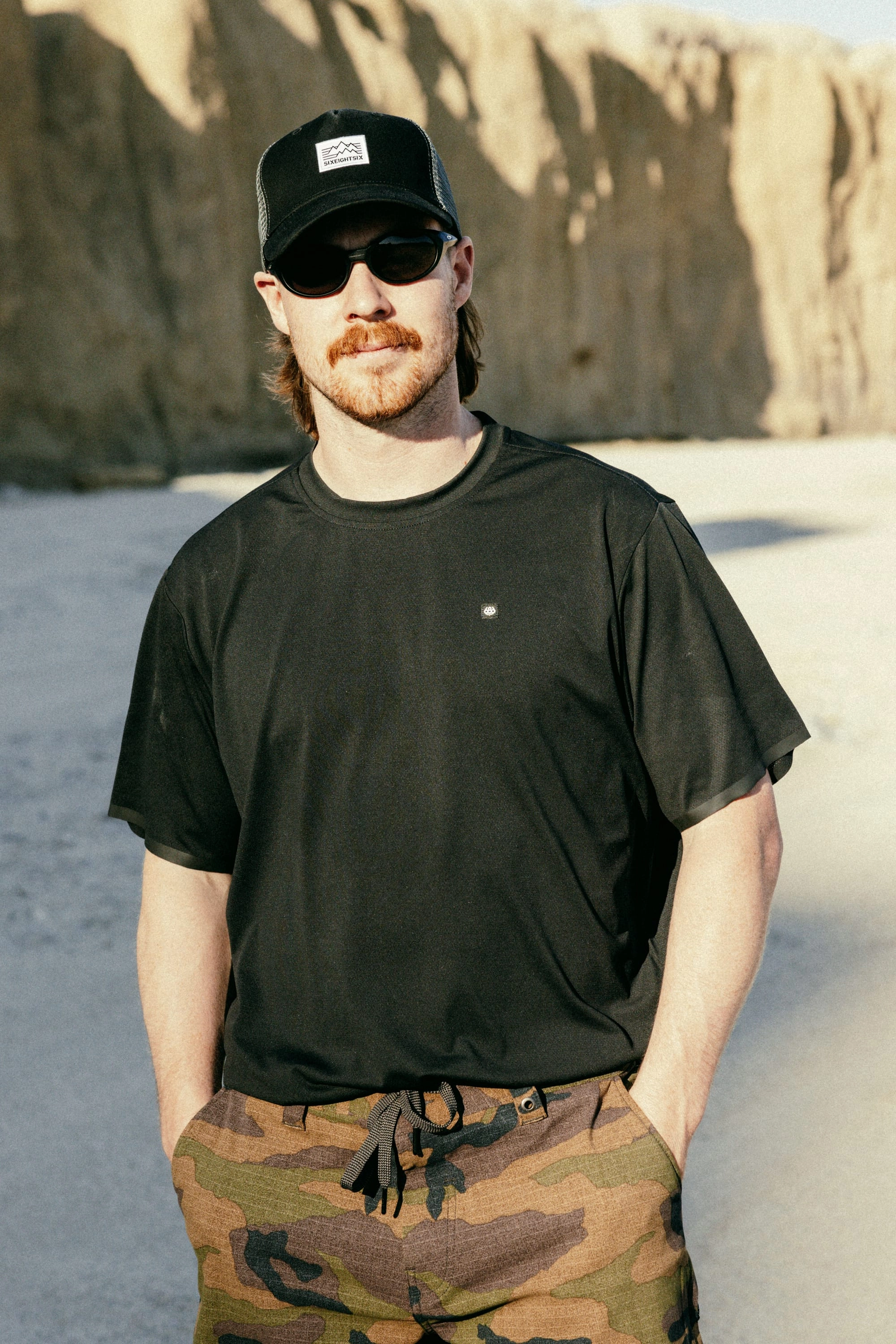 686 Men's Let's Go Tech Tee Layered Hem Detail