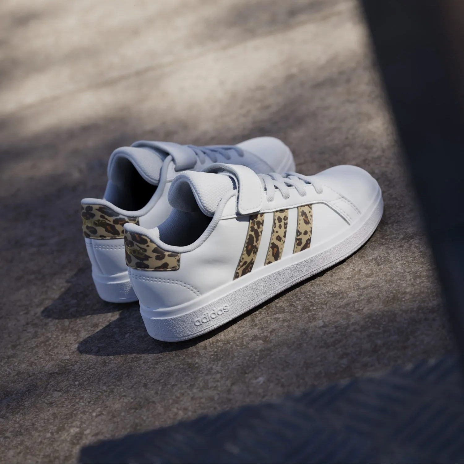 adidas Originals Ftwr White/Magic Beige/Matte Gold Grand Court 2.0 El C Sneakers Bonded Seam Technology Fast Routine