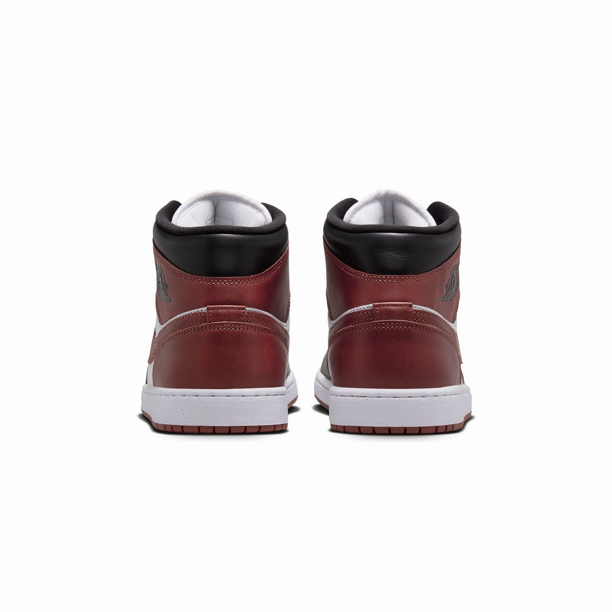 Non Slip Traction Outsole running in winter shoes Air Jordan 1 Mens Mid SE Shoes