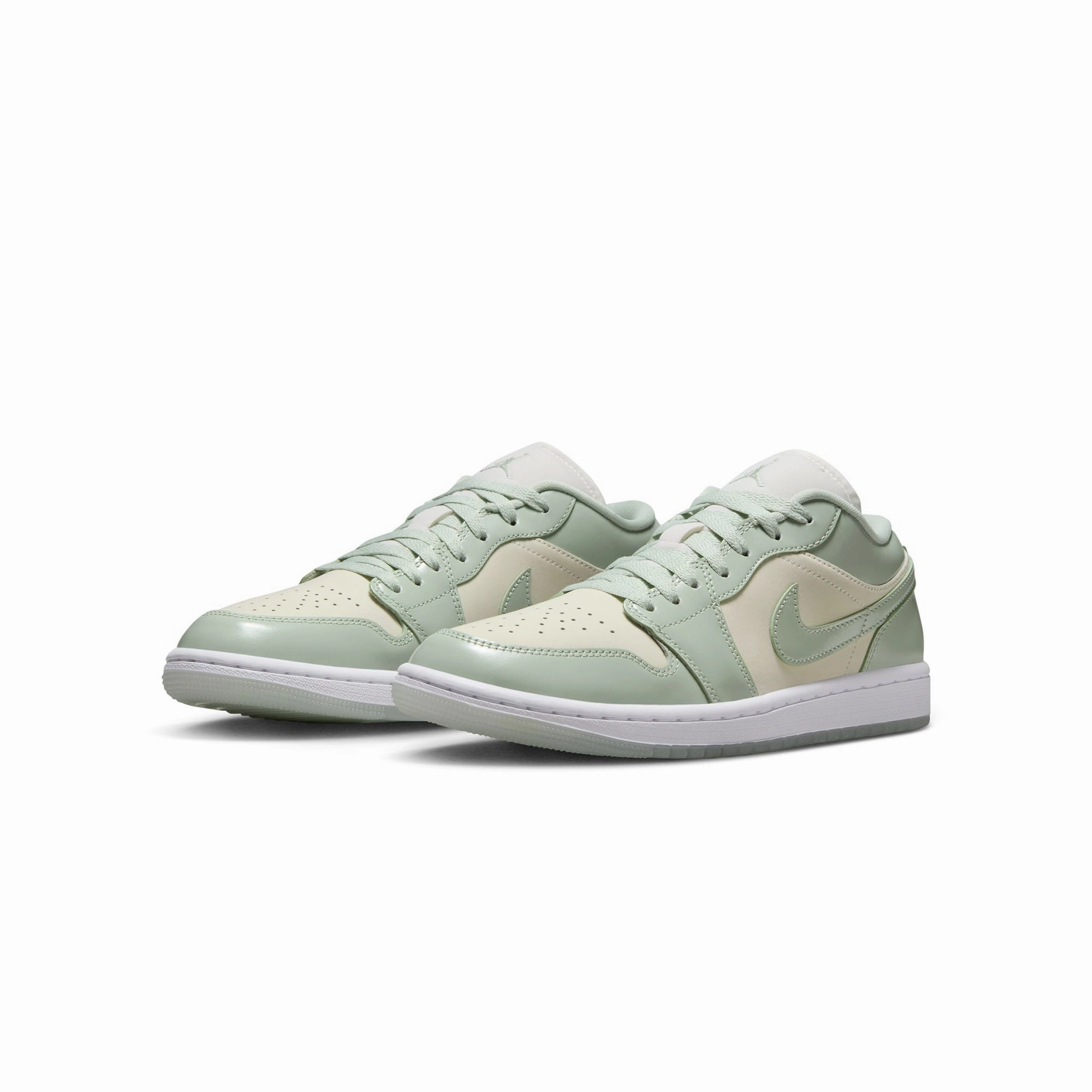 Air Jordan 1 Womens Low SE Shoes Stability Control Tech minimalist - design shoes