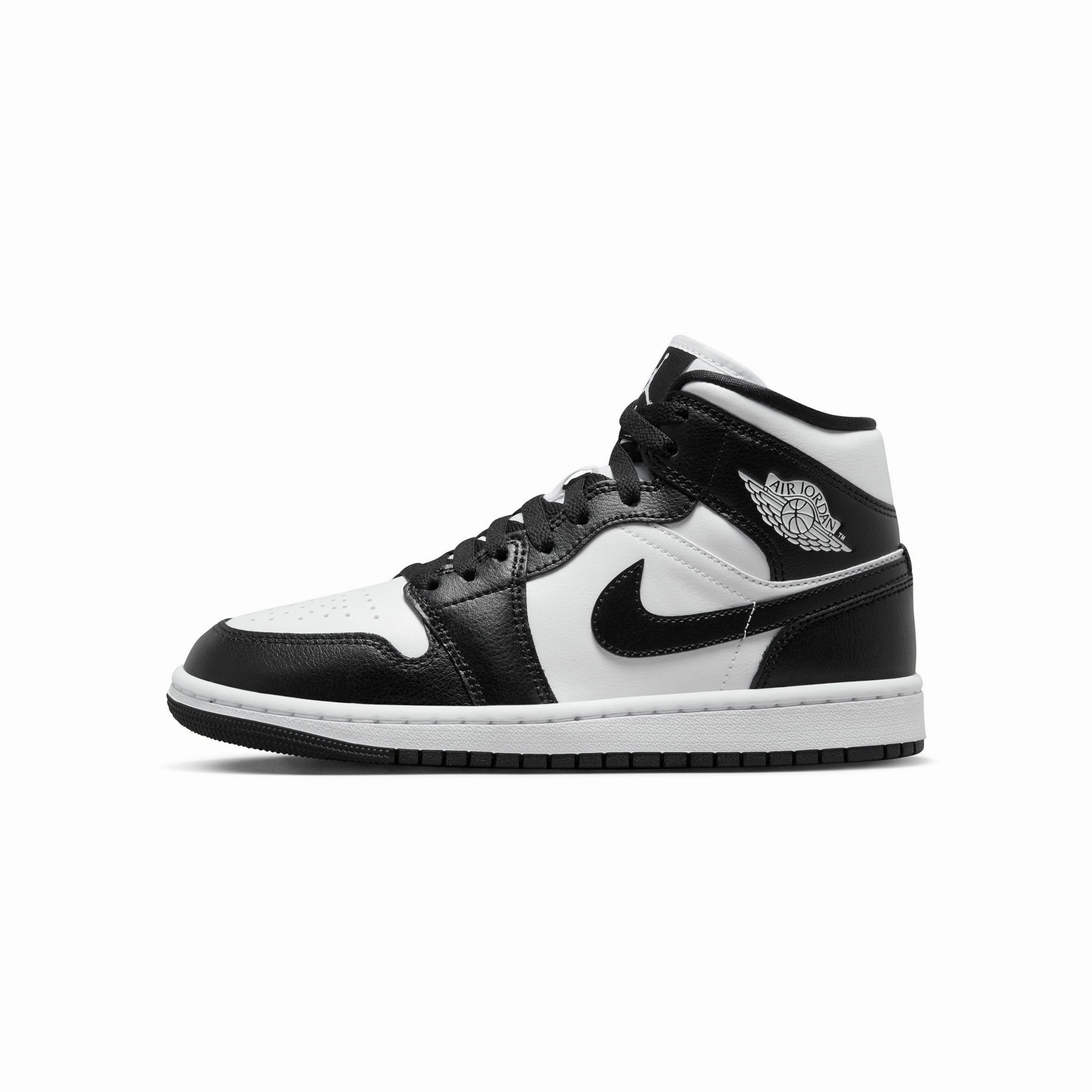 running shoes for fitness - oriented men well - fitting Air Jordan 1 Womens Mid Shoes 'White/Black'