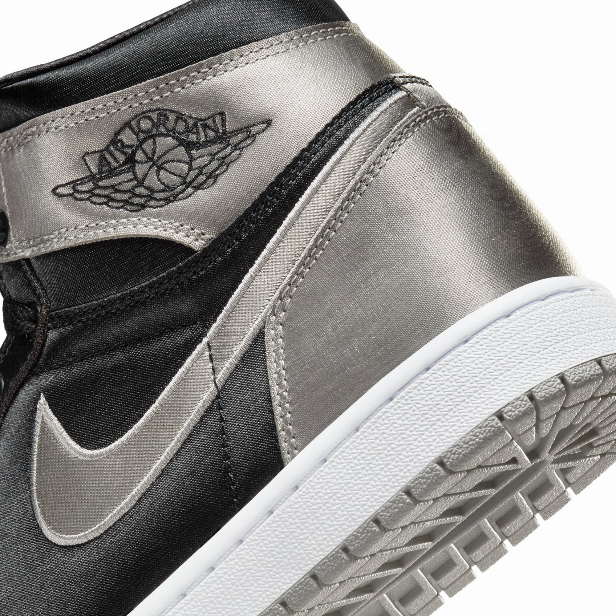 Air Jordan 1 Womens Retro High OG Shoes embroidered - finish - design shoes