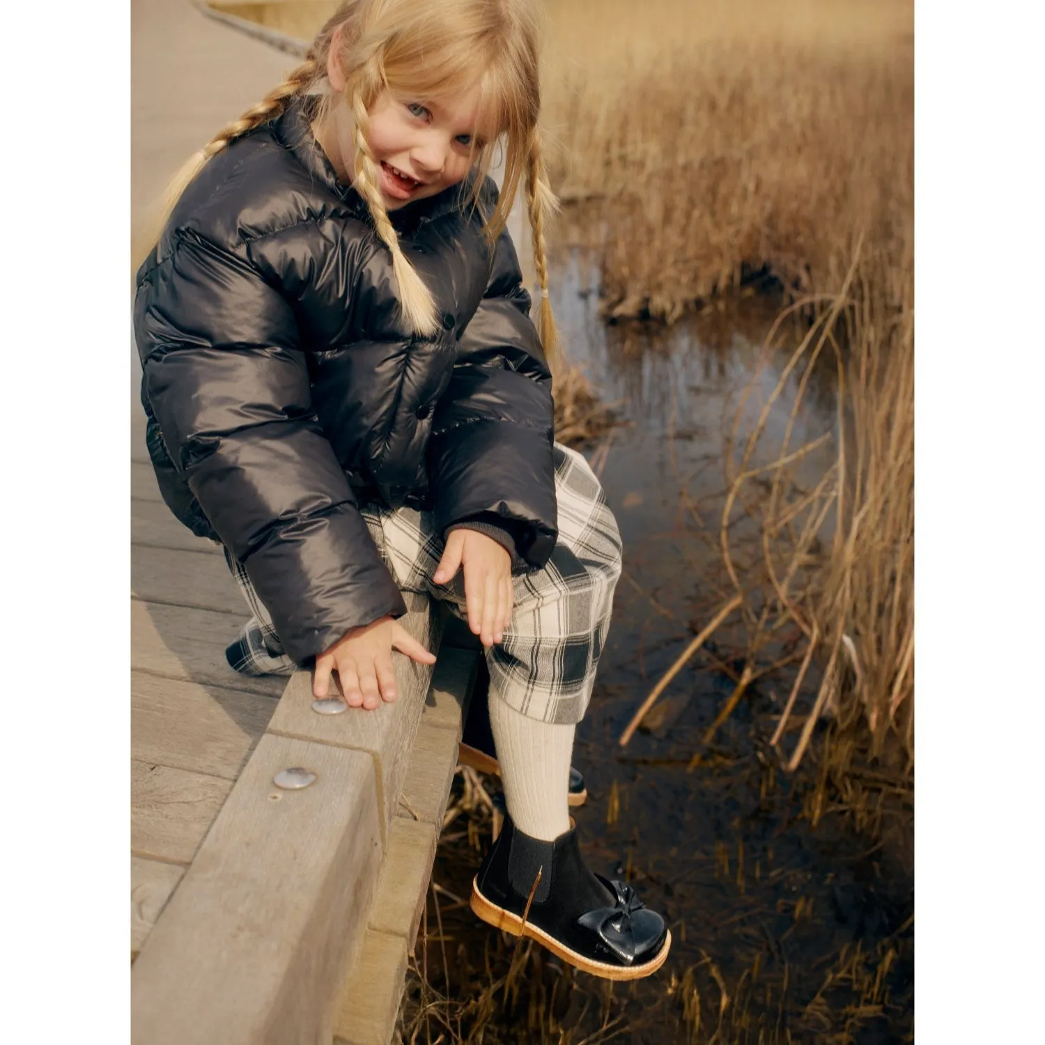 Angulus Black/Black Elastic Chelsea Boot with Salmon Nose and Bow Rough texture