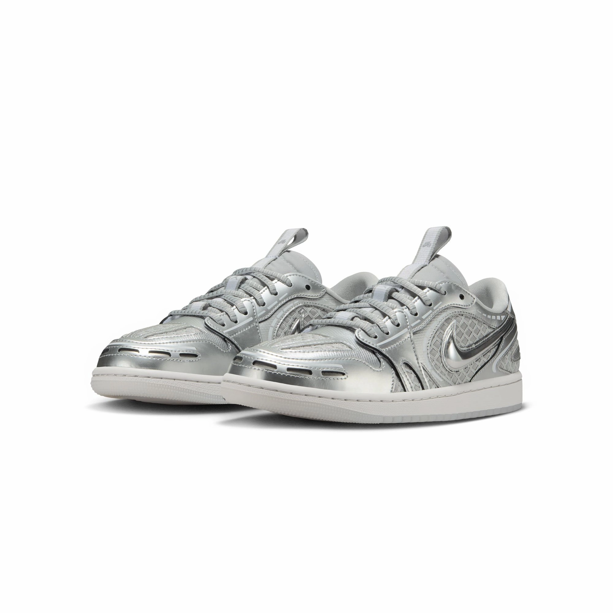 running in a frozen waterfall area shoes Air Jordan 1 Womens MM Low V3 Shoes