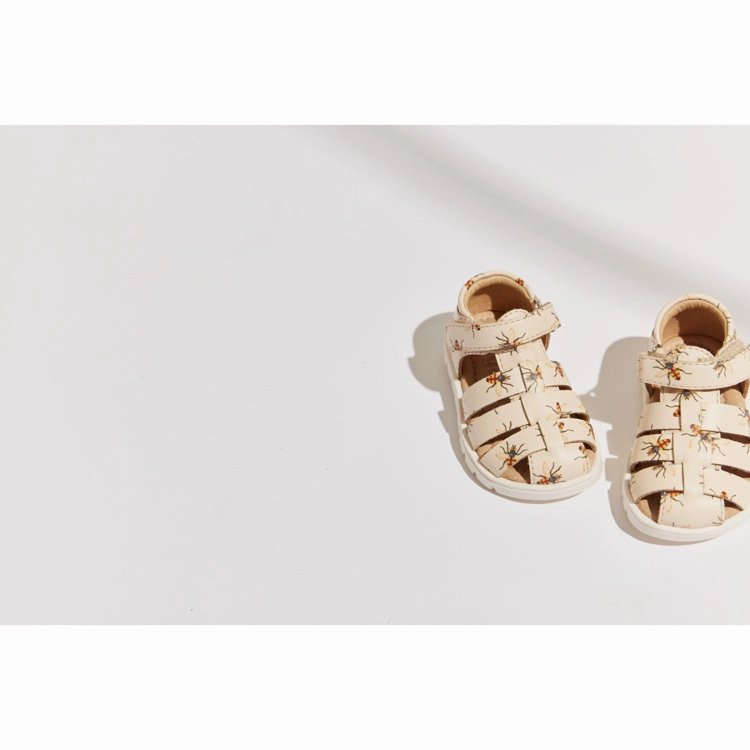 Non Slip Tread Geometry Pressure Relief Zones Bisgaard Bees Beka S Sandal