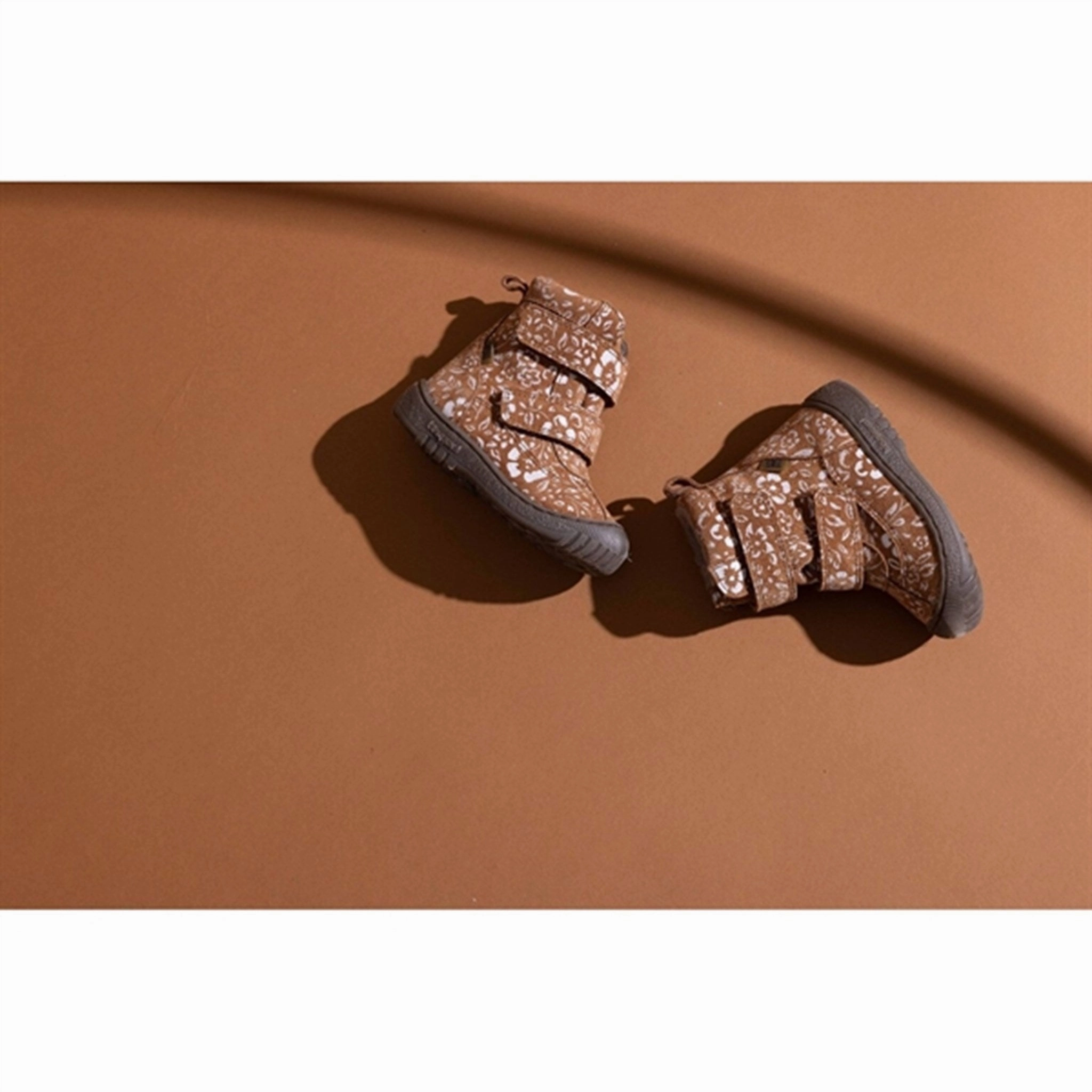 Bisgaard Evon Tex Shoes Brandy Flowers City Trek Round Toe