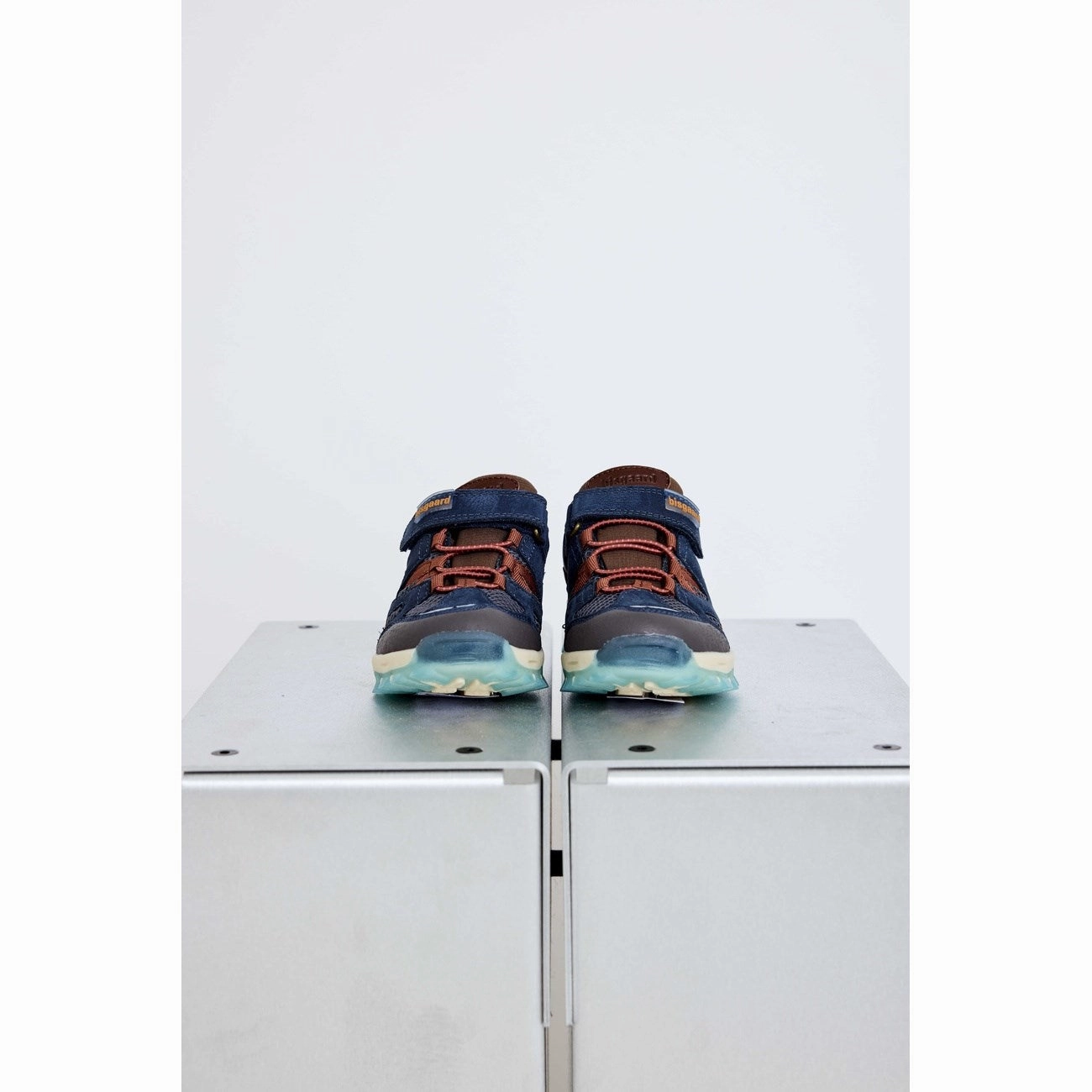 Shock Absorbing Technology Stabilizing Outrigger Bisgaard Navy Pilou Tex Tex