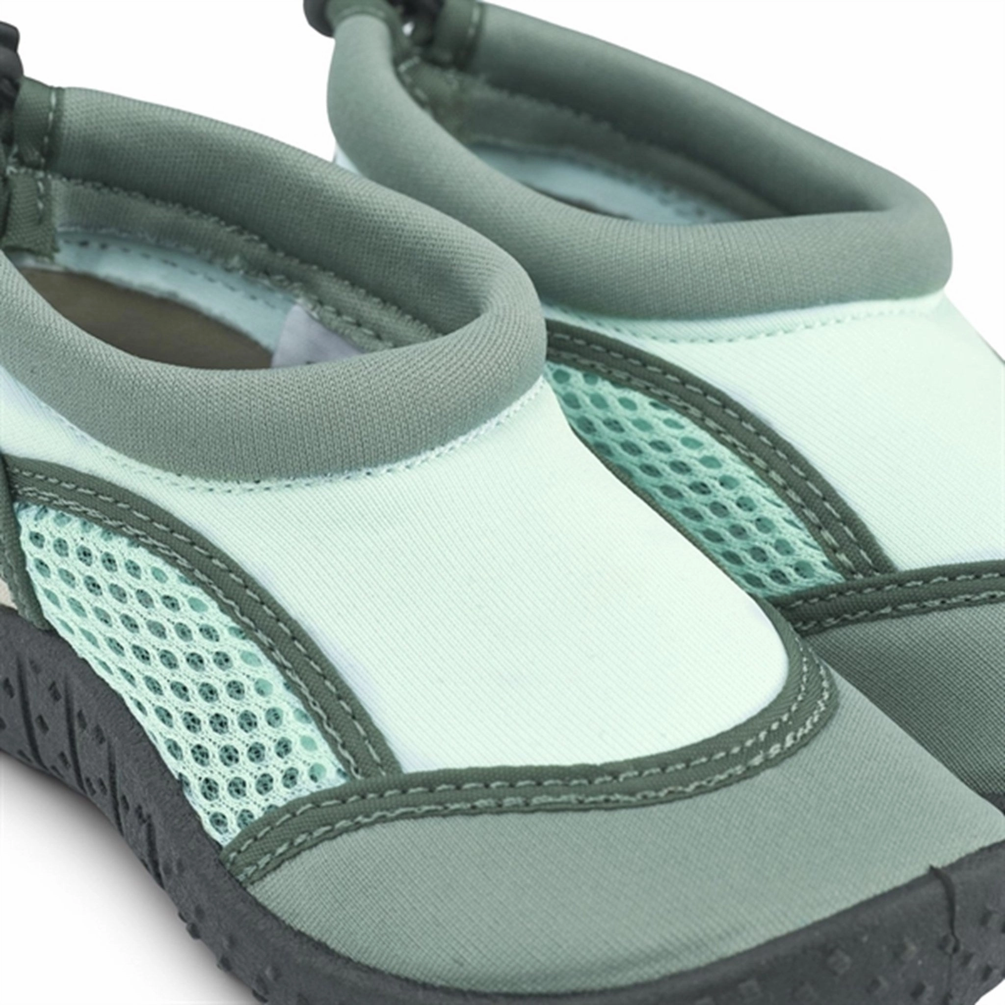 Liewood Sadie Badesko Peppermint Multi Mix Hill Path Friend Time