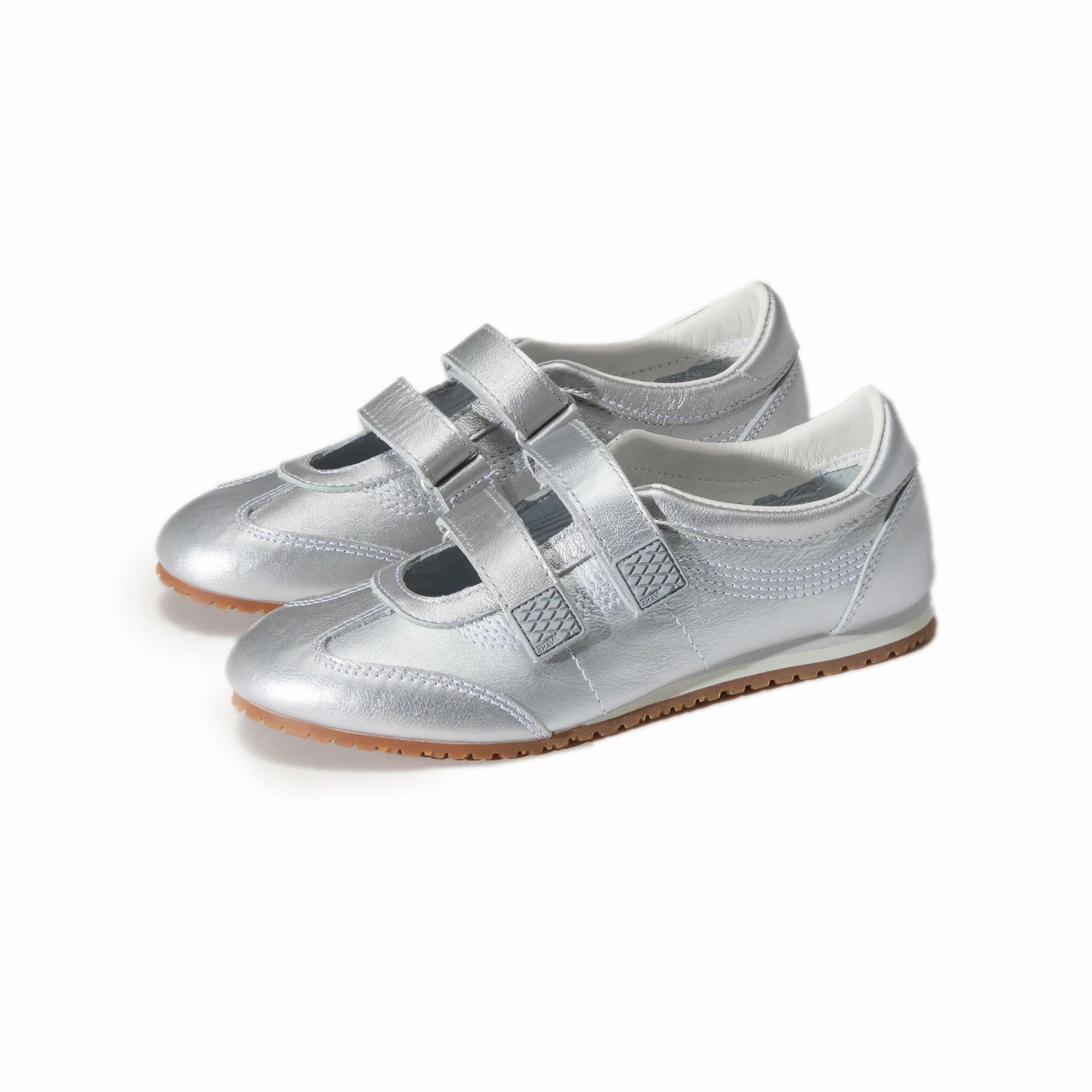 running in a bridge area shoes Vans Mens LX Mary Jane Shoes