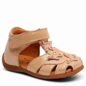 Ultra Light Cushioning Chic Motion Bisgaard Aya Sandal Beige