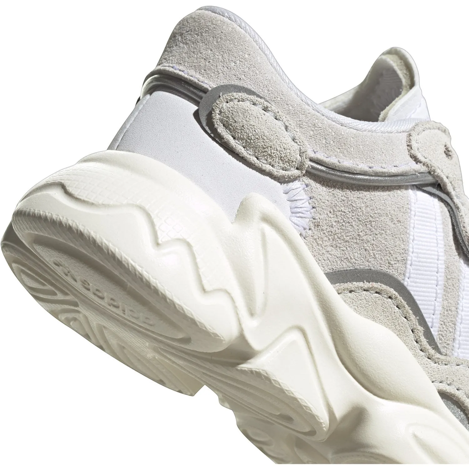 adidas Originals Crystal White/Cloud White/Off White Ozweego El I Sneakers Weekend Pick