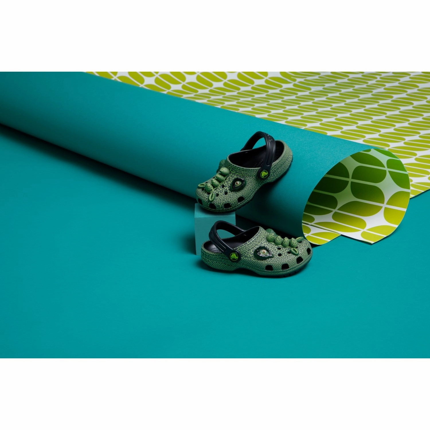 Crocs Black Classic IAM Scary Dino Clog Comfortable outdoor wear