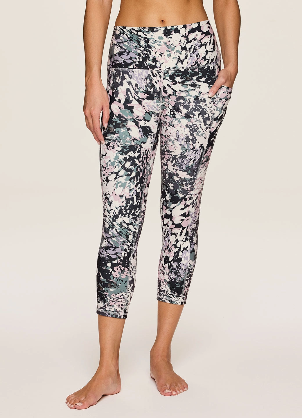 In the Wild Ultra Hold Capri Lightweight Fabric Leg fashion