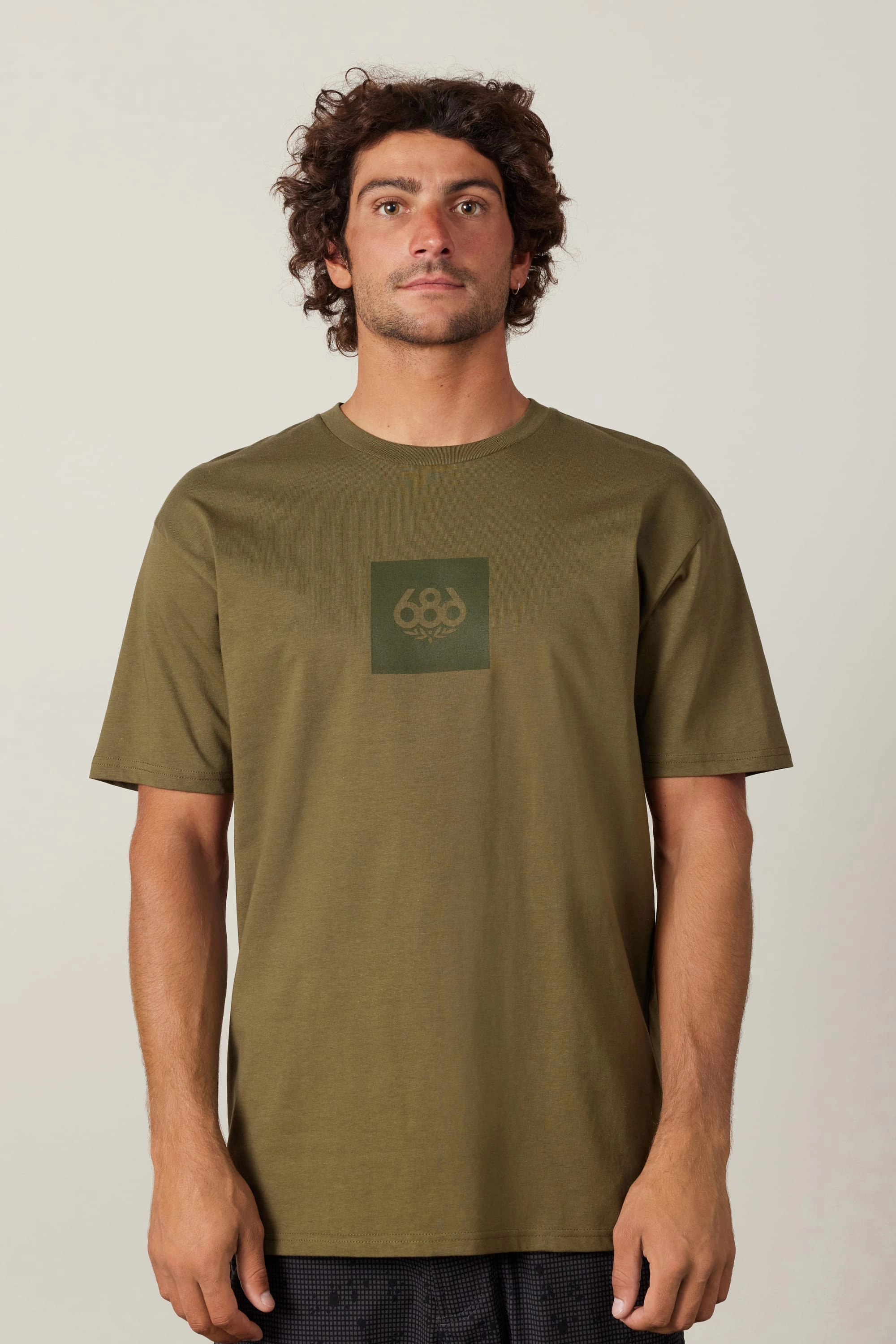 Travel Trend Look 686 Knockout Authentic S/S Tee