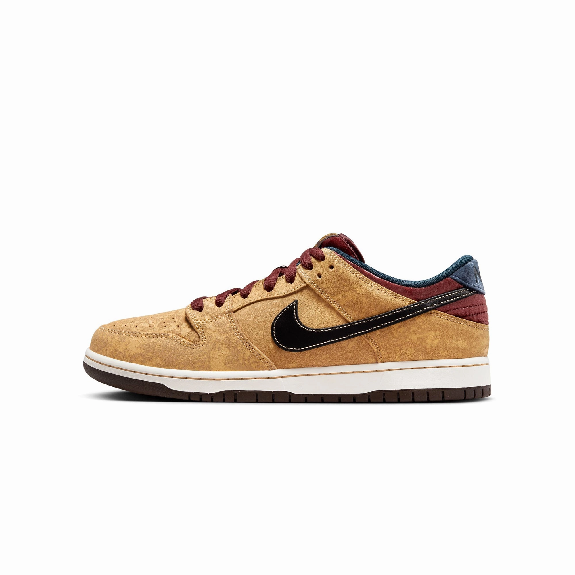 workout - shoes advanced - worthy Nike SB Mens Dunk Low "City of Cinema" Shoes