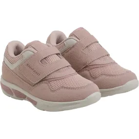 Outfit Neutral En Fant Sneakers W. Light Misty Rose