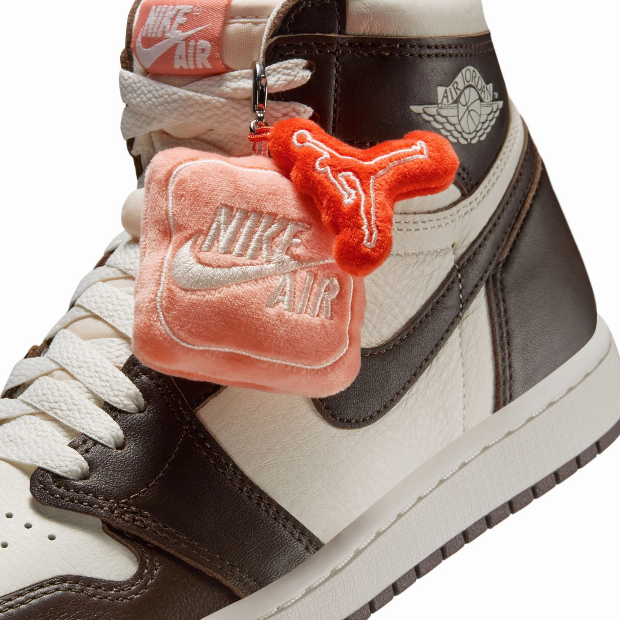 Air Jordan 1 Womens Retro High OG Shoes lugged outsole shoes