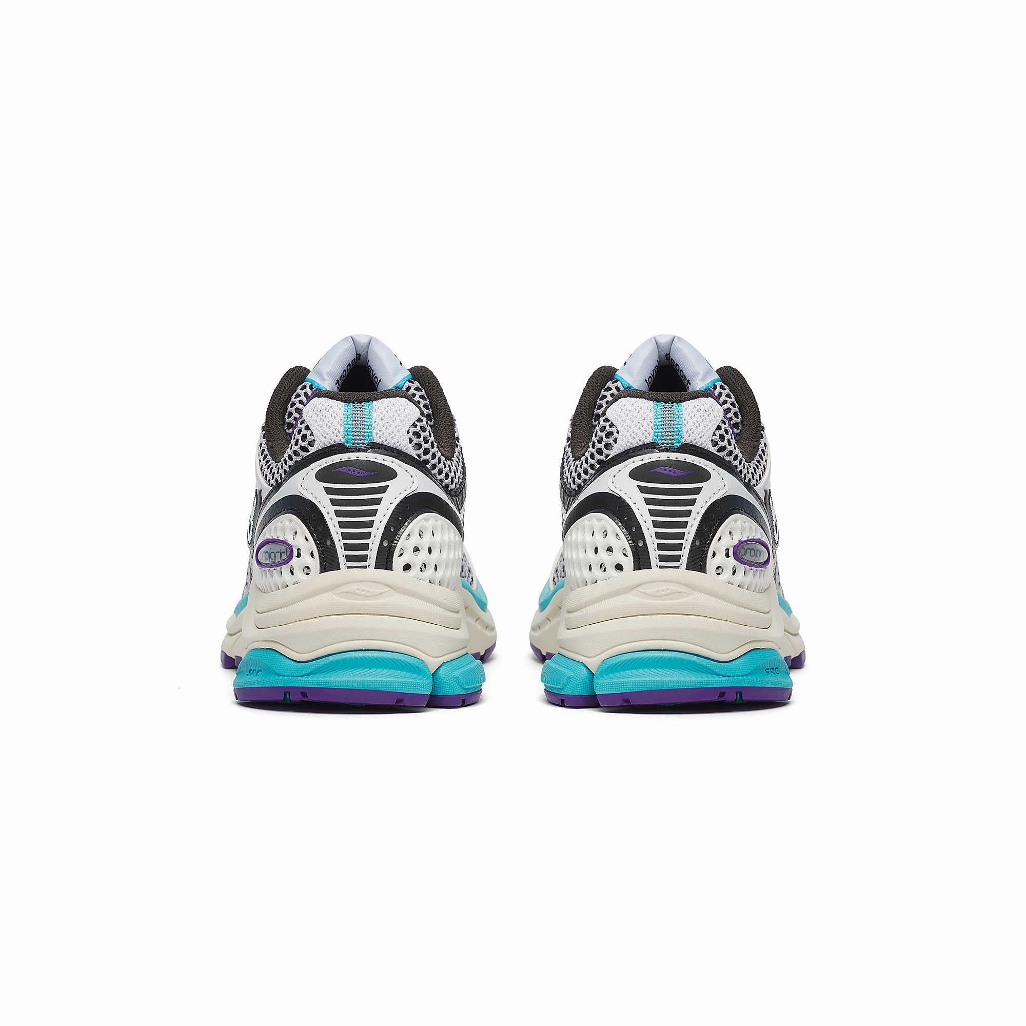 Saucony Mens Progrid Triumph 4 Shoes running in a bus station area shoes