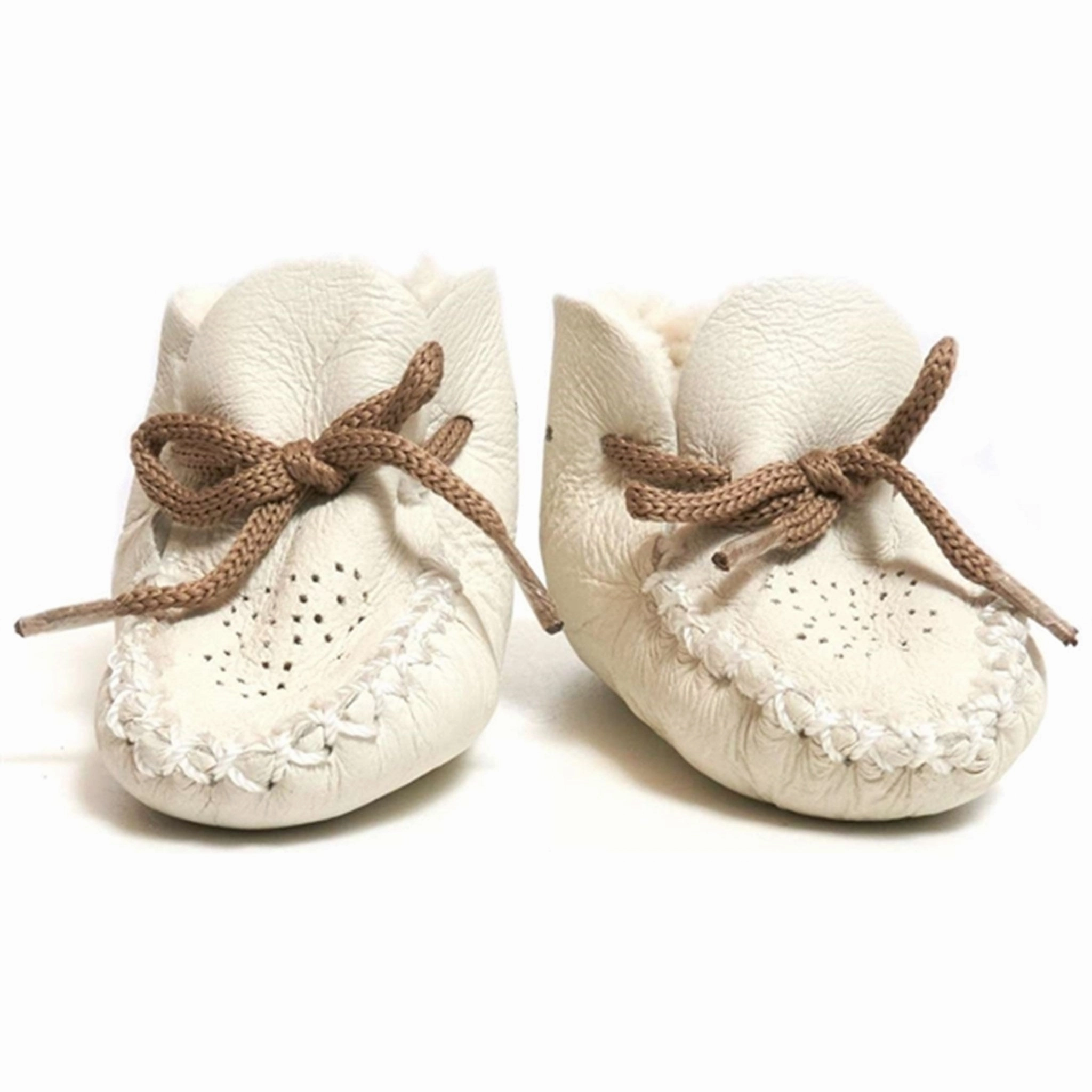 Huttelihut Footie Skin Footies White Simple Footwear On-the-Go Comfort