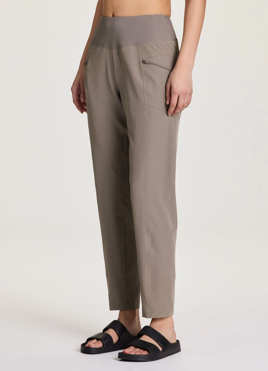Comfortable Design Jet Setter Ankle Pant