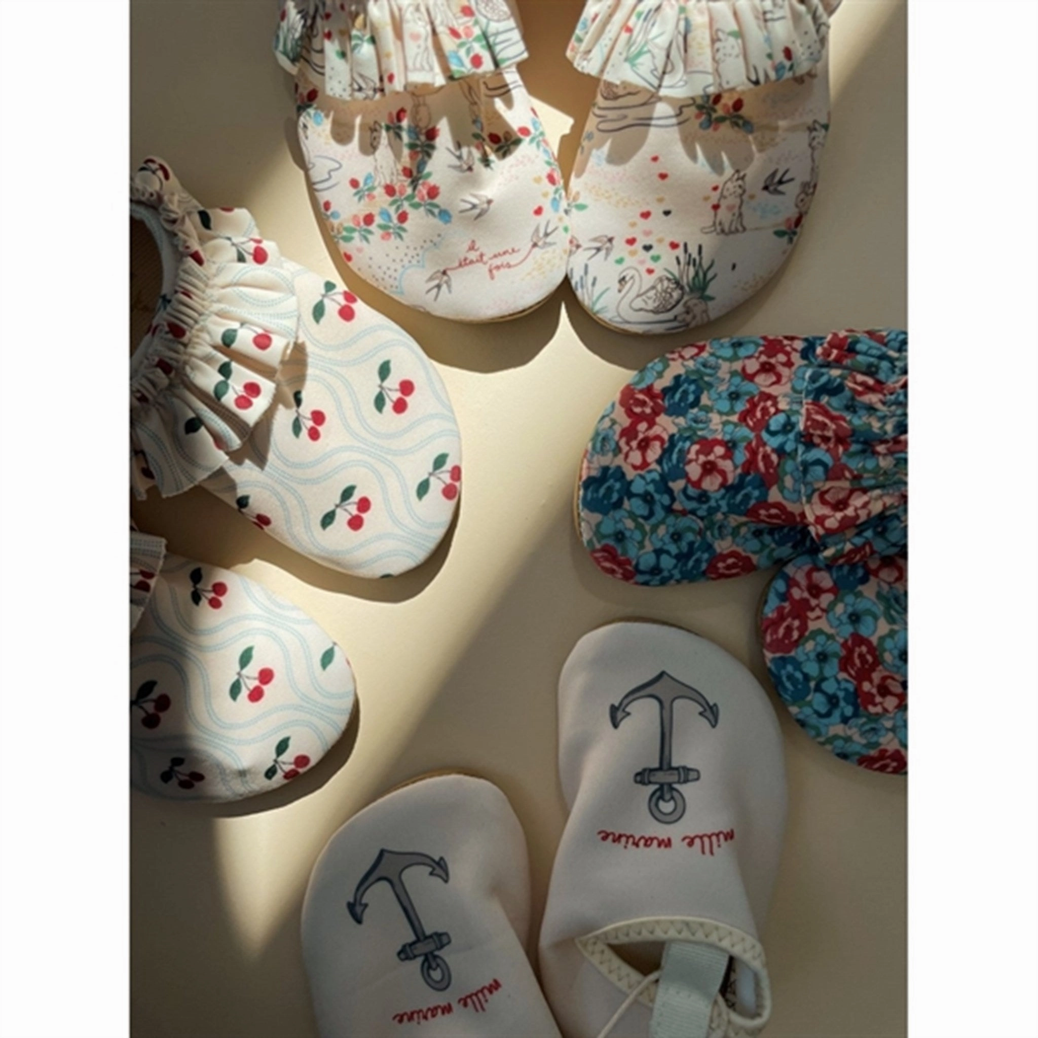 Konges Sl?jd Manuca Frill Swim Shoes Rosie Blue Urban Play Joy Glow