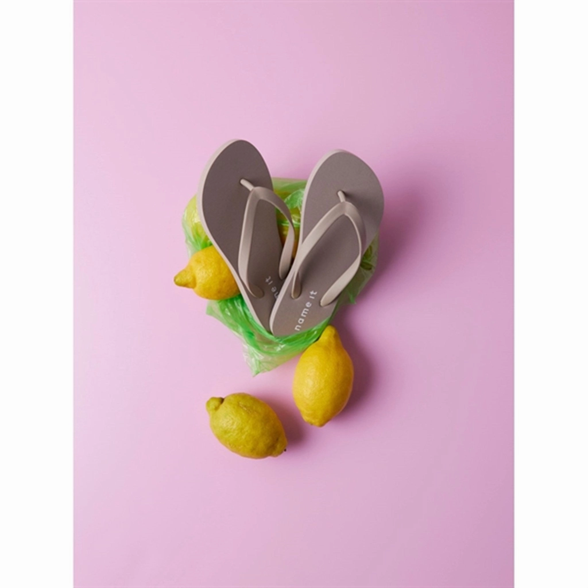 Name it Pure Cashmere Fubi Flip Flop Quick Buckle Strap Design