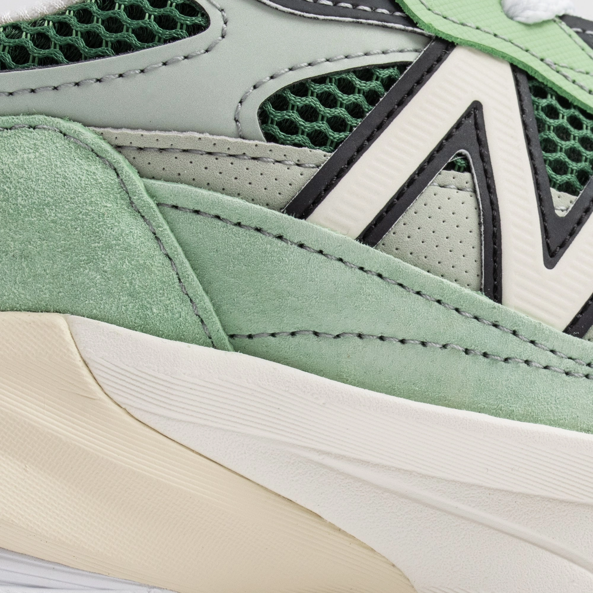 New Balance Mens Made in USA 990v6 Shoes Bouncy Ride moisture - wicking tops