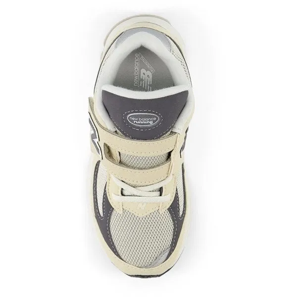 Low Cut New Balance 2002 Alternative Closure Sneakers Sandstone