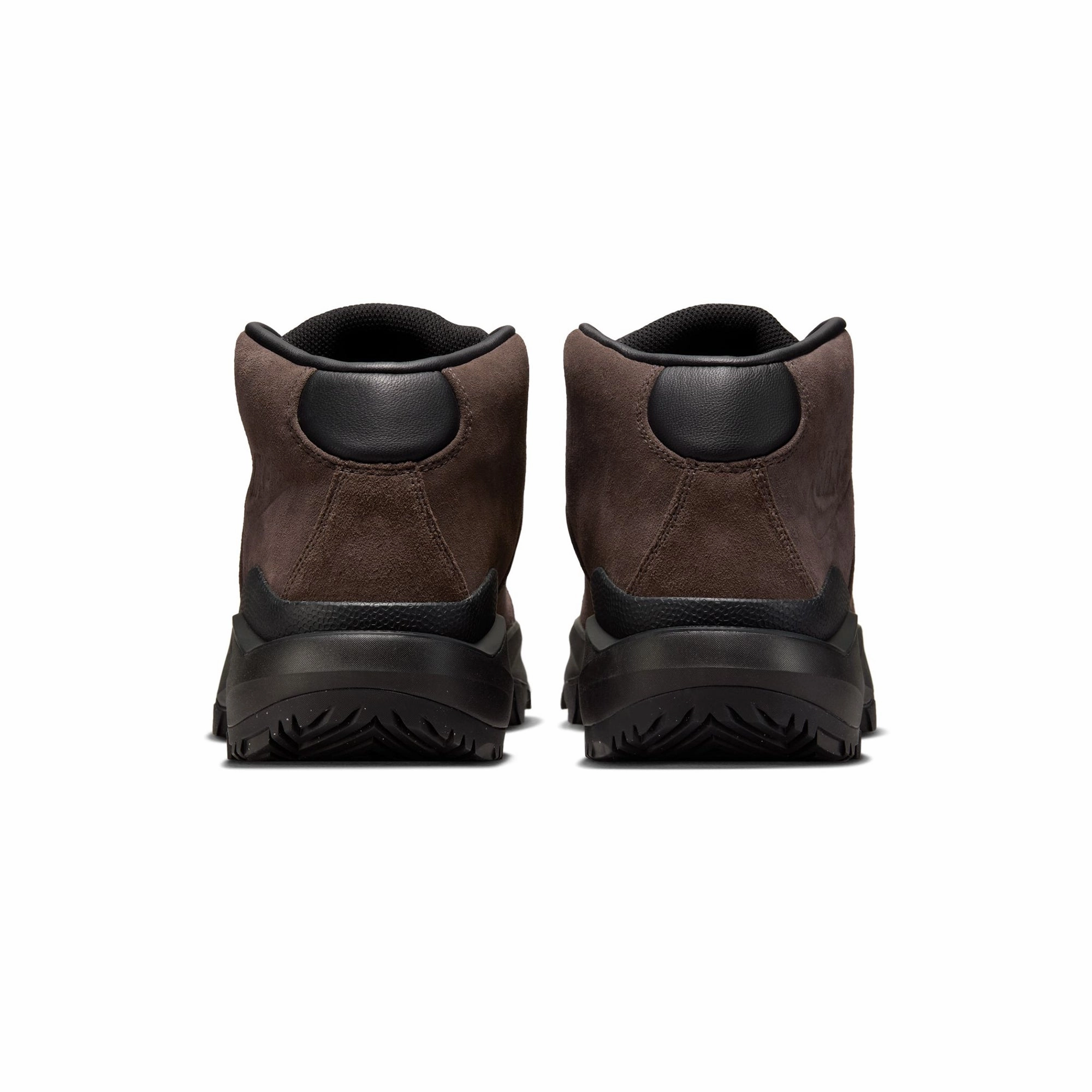 Nike Mens Cygnal Shoes running in a ski resort area shoes