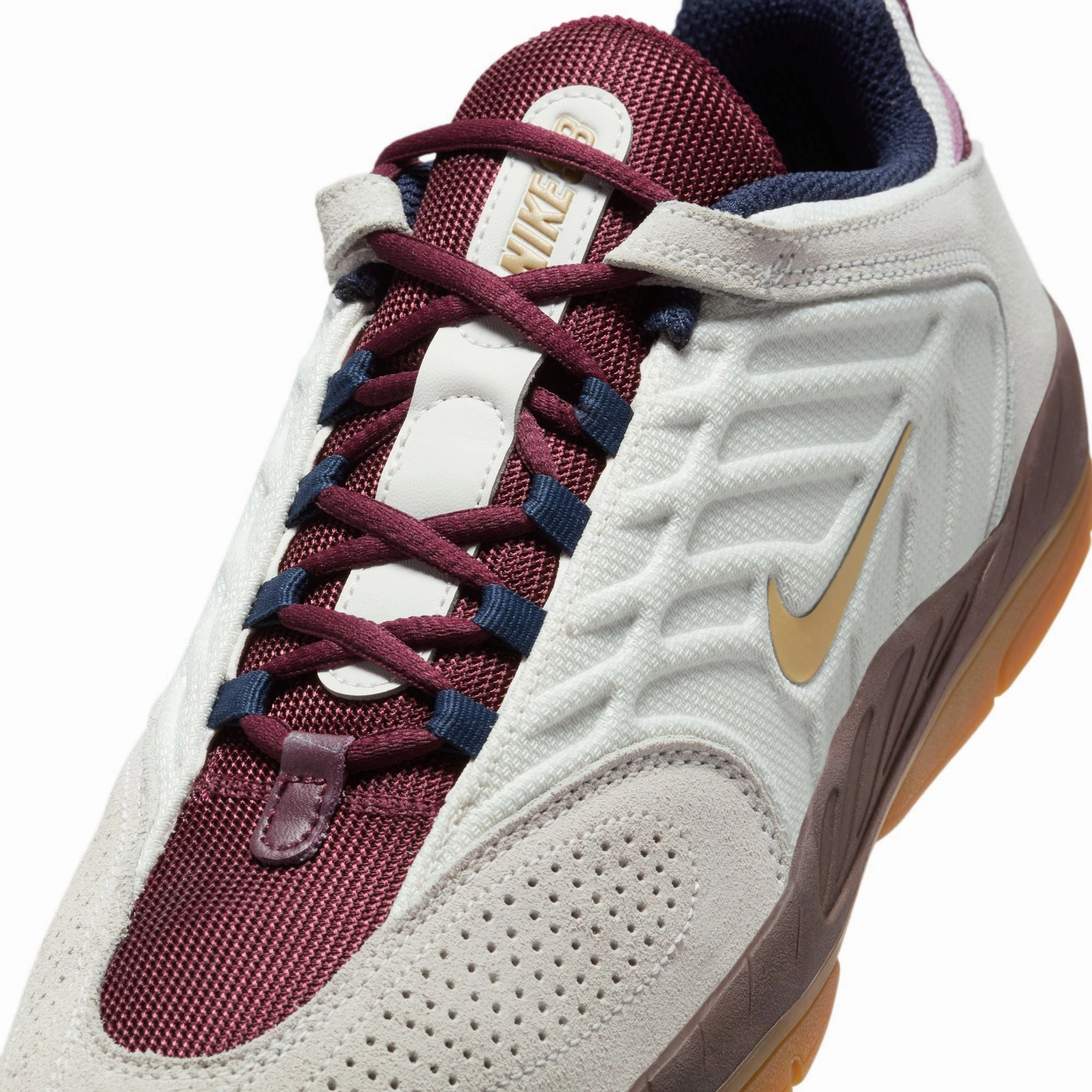 Nike SB Mens Vertebrae Shoes running in a coral reef area shoes