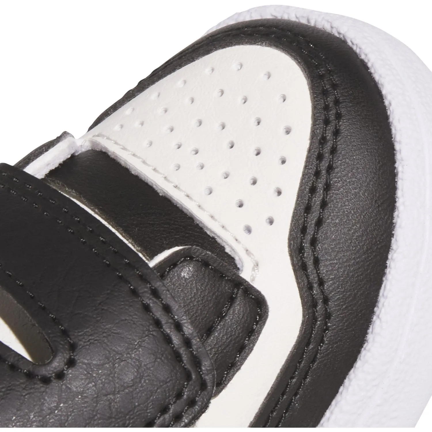 Seamless Fit adidas Originals Core Black/Cloud White/Ftwr White Rapid Court Cf I Sneakers