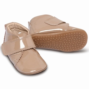 Pom Pom Indoor Shoes Velcro Scallops Latte Patent Comfortable Breathability Flexible structure