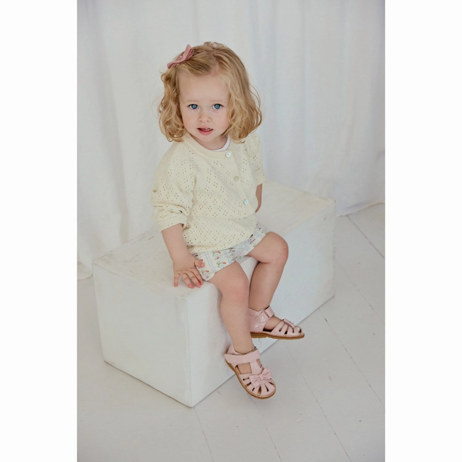 Angulus Rosebud Beginner Sandal Med Bow Og Velcro Fastening Recycled materials