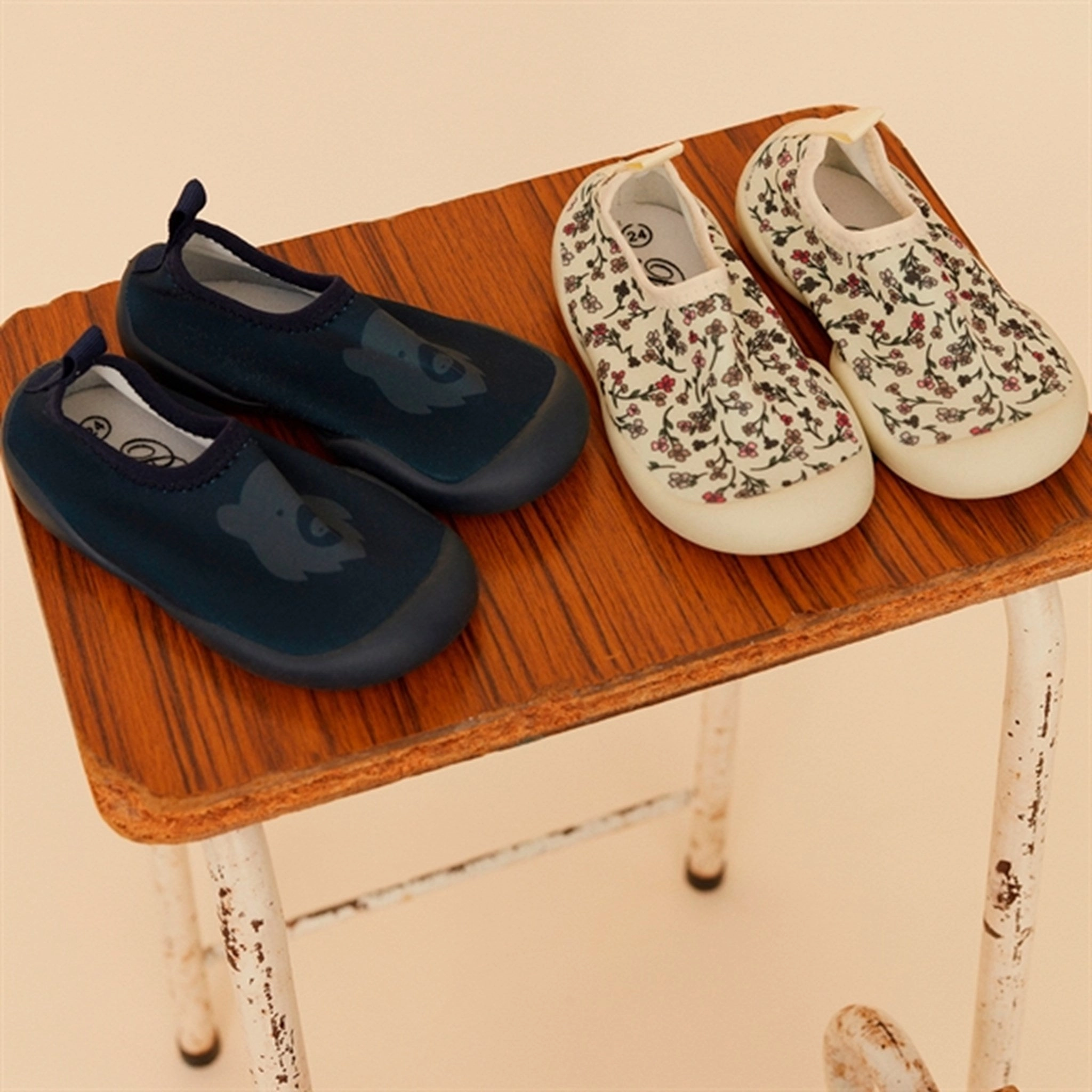 Sofie Schnoor Swim Shoes AOP Flower High Step