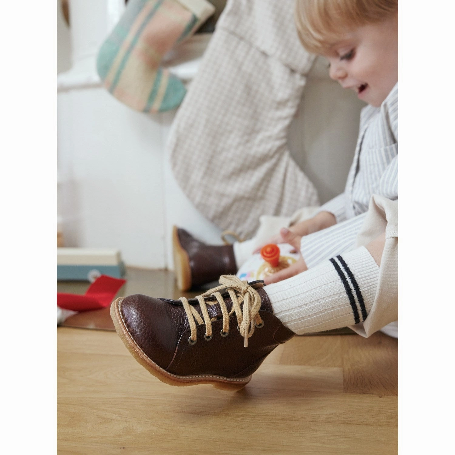 Angulus Dark Brown Classic Lace-up Shoes Sand Jog Adaptive Lacing System