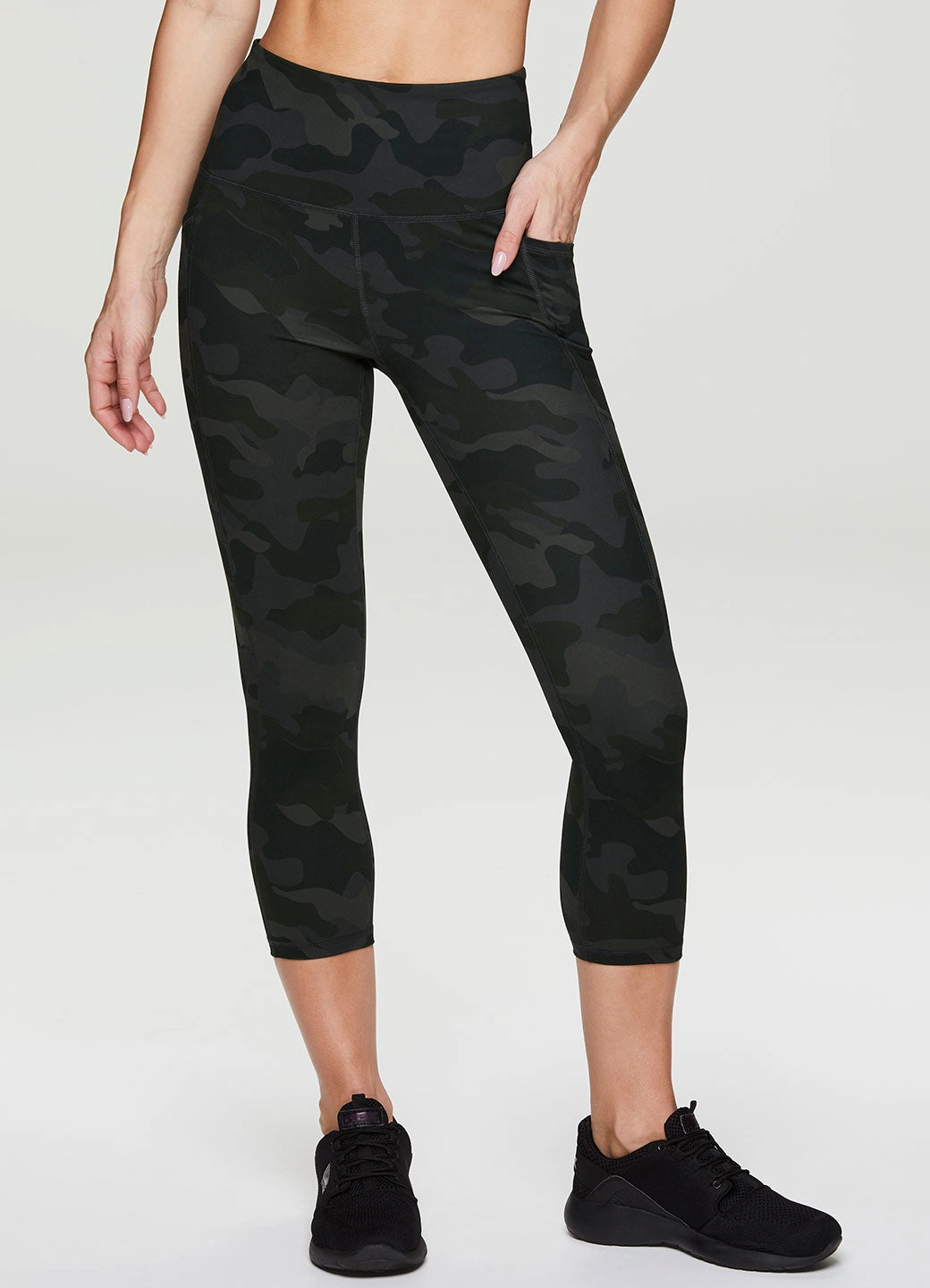 Wrinkle-Resistant Prime Super Soft Camo Capri