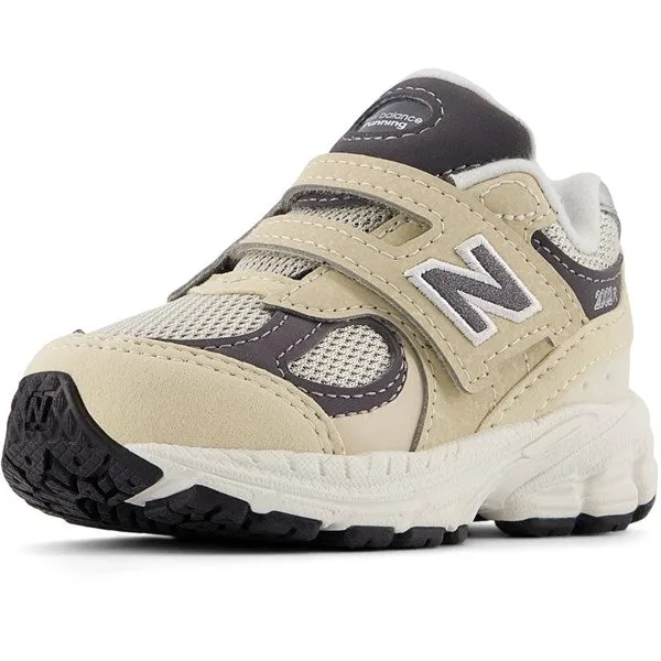 New Balance 2002 Hook & Loop Sneakers Sandstone Airflow Ventilation System Stretch Step
