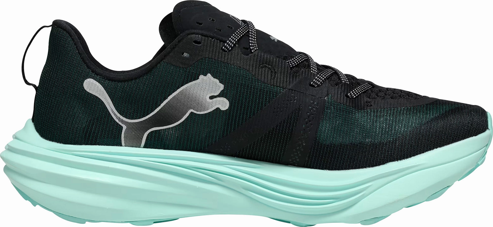 Puma Deviate Nitro Elite Mens Trail Running Shoes - Green Ventilated Panels running on a sand track shoes