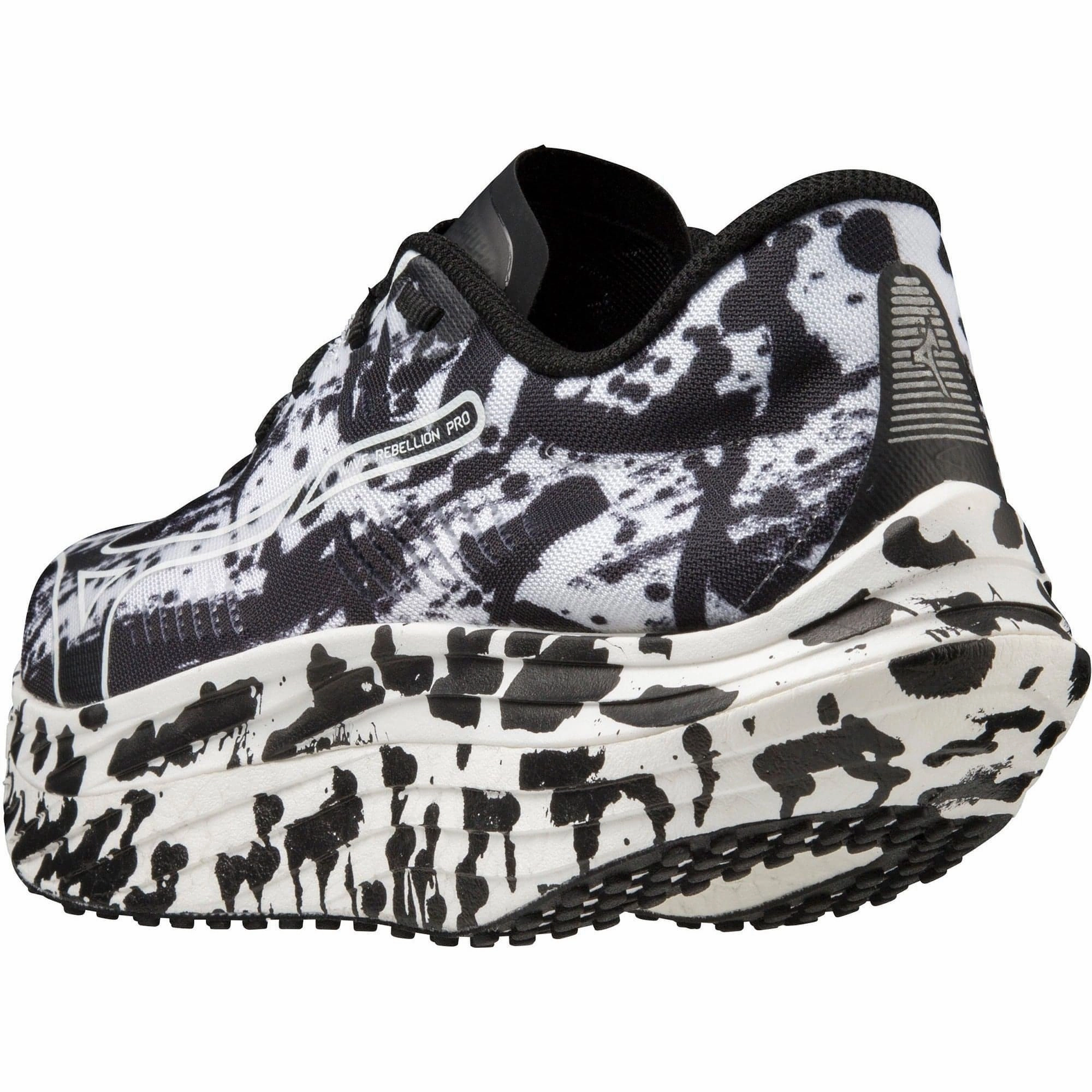 fitness challenge shoe aim running for a way to stay inspired Mizuno Wave Rebellion Pro Running Shoes - Black