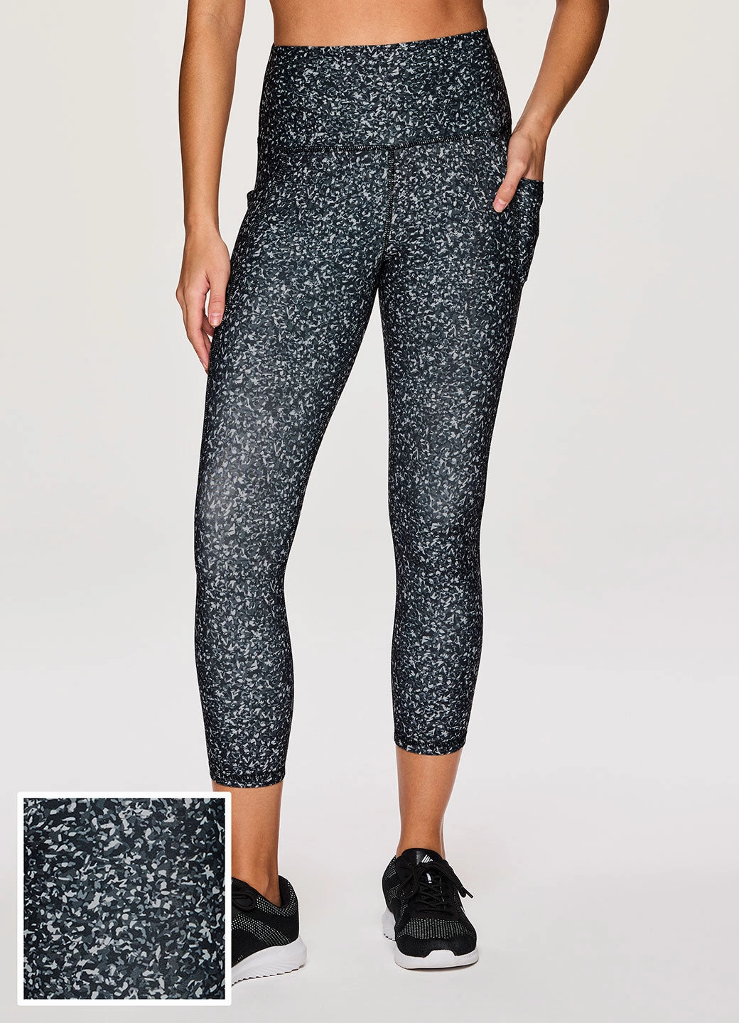 Super Soft Spacey Capri Thermal-insulation-quality Sleepwear