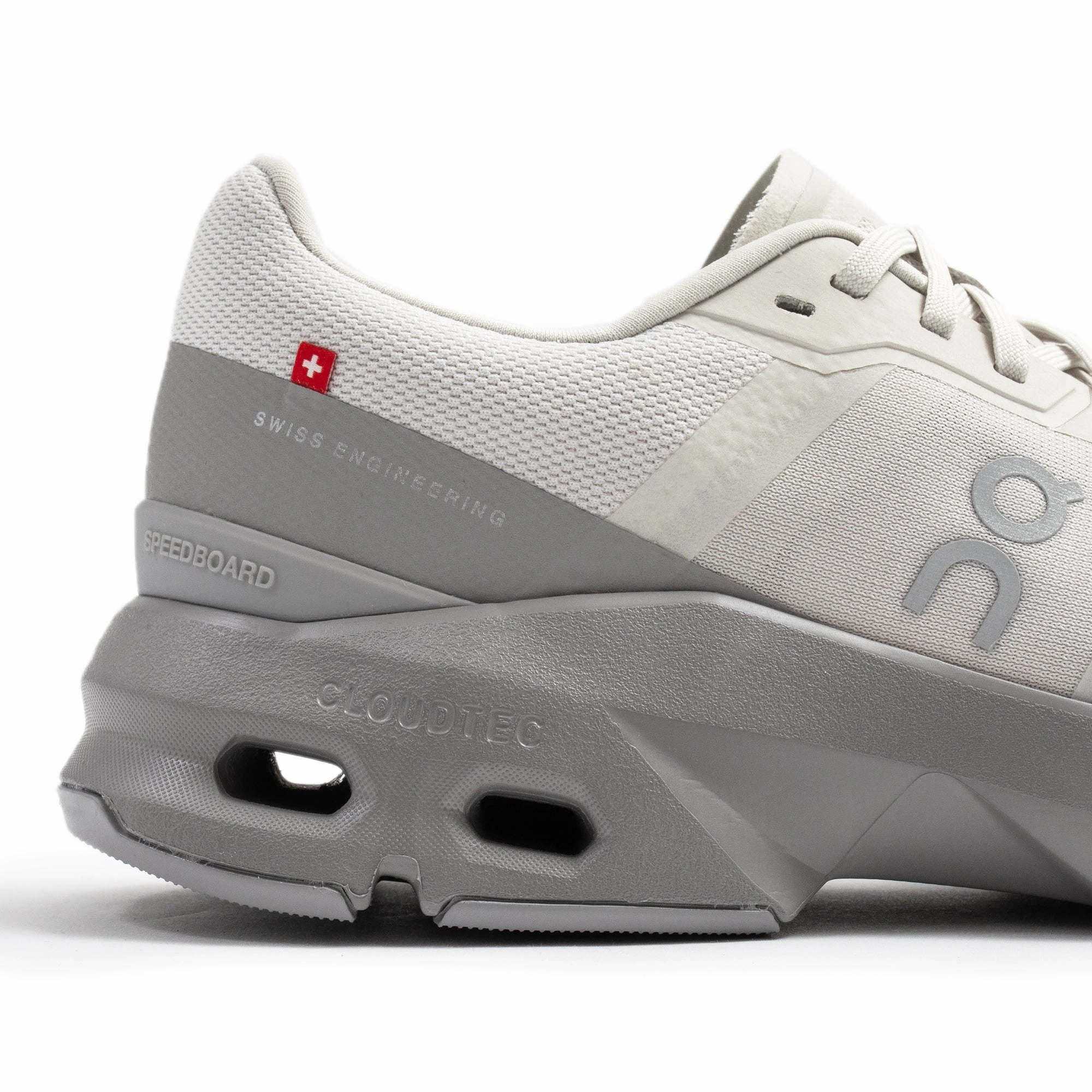 toe - box - roomy - design shoes Airflow Fabric On Running Mens Cloudpulse Shoes